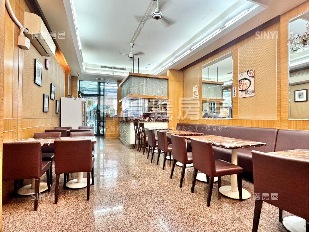 楠梓近麥當勞稀有燙金店面房屋室內格局與周邊環境