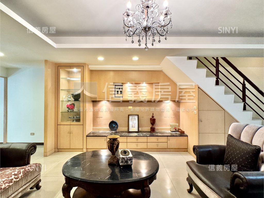 楠梓近麥當勞稀有燙金店面房屋室內格局與周邊環境