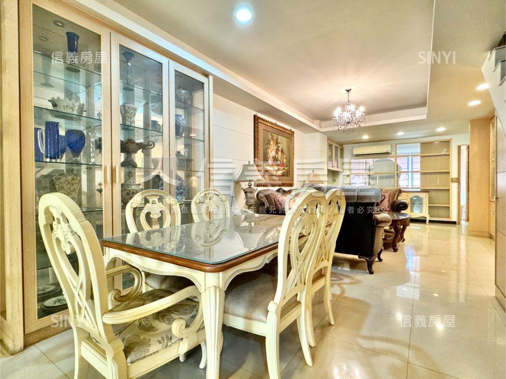 楠梓近麥當勞稀有燙金店面房屋室內格局與周邊環境