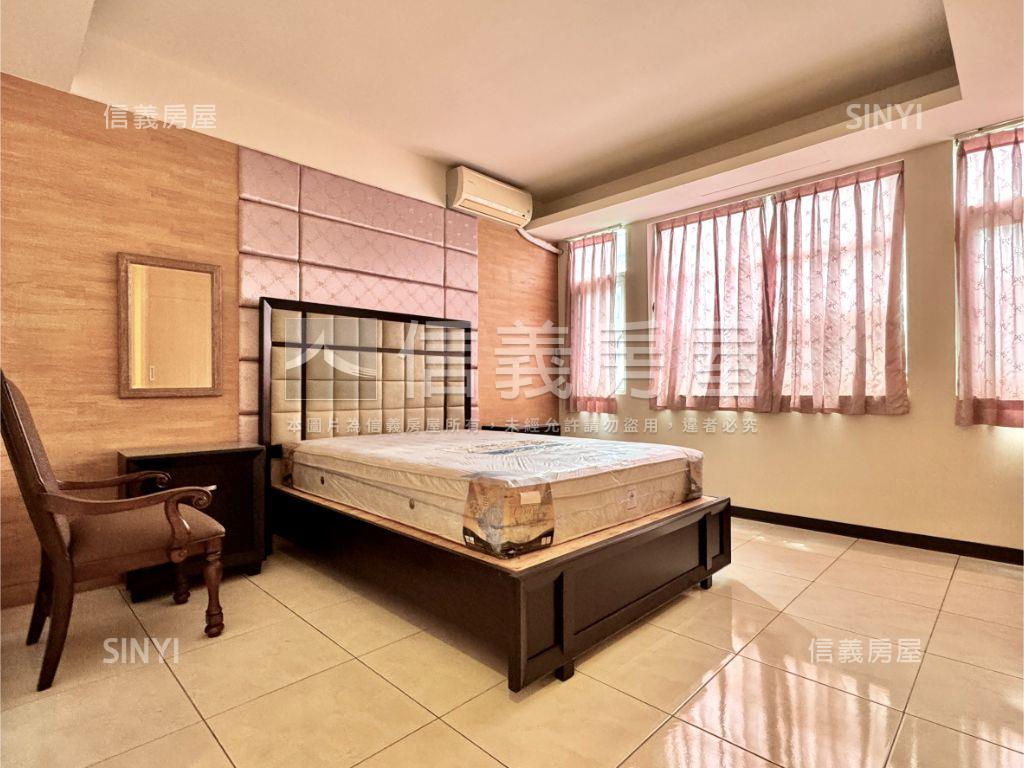 楠梓近麥當勞稀有燙金店面房屋室內格局與周邊環境