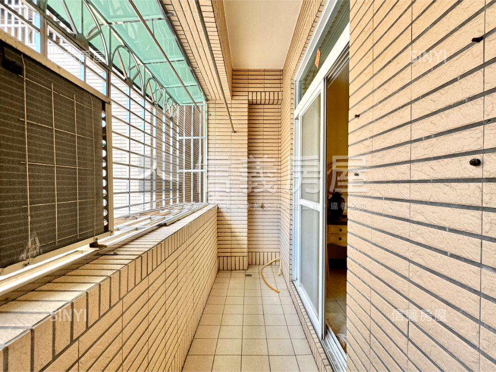 楠梓近麥當勞稀有燙金店面房屋室內格局與周邊環境