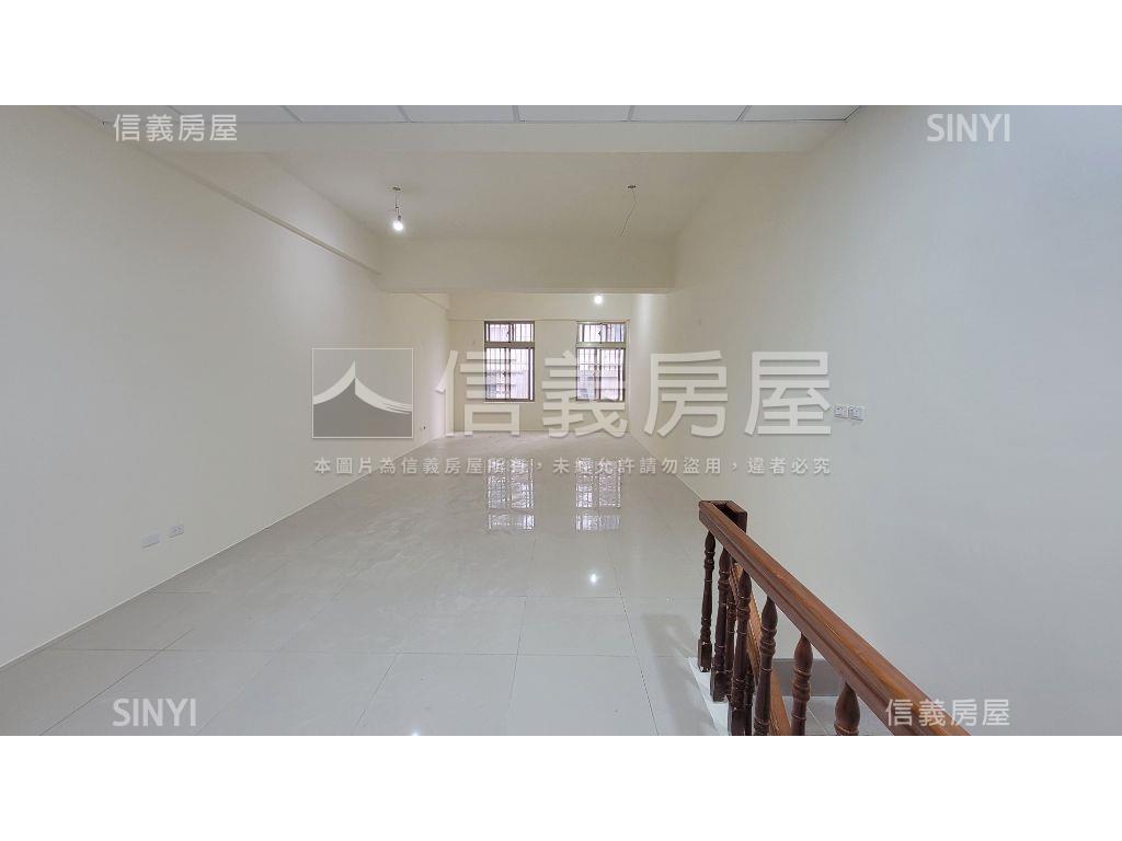 中平商圈挑高店面１－２樓房屋室內格局與周邊環境