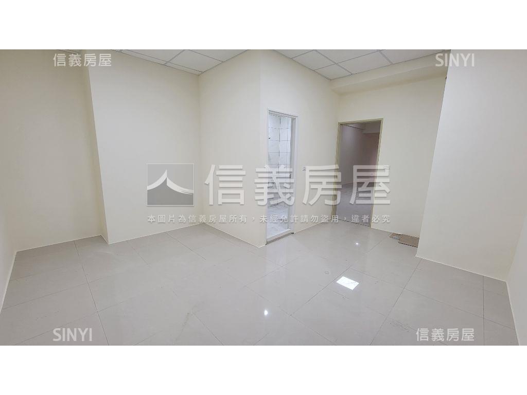 中平商圈挑高店面１－２樓房屋室內格局與周邊環境