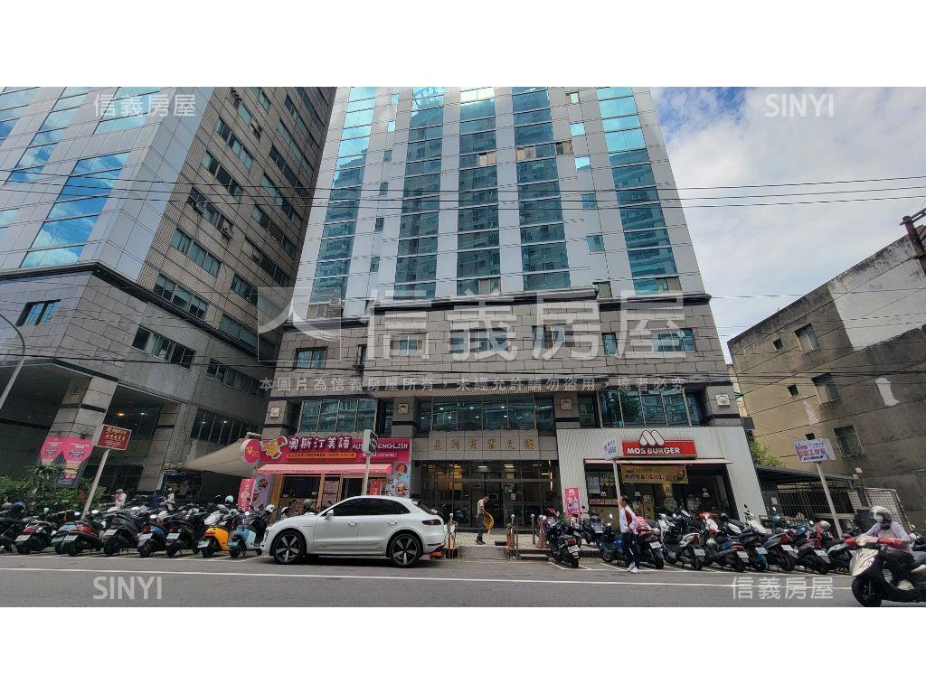 中平商圈挑高店面１－２樓房屋室內格局與周邊環境