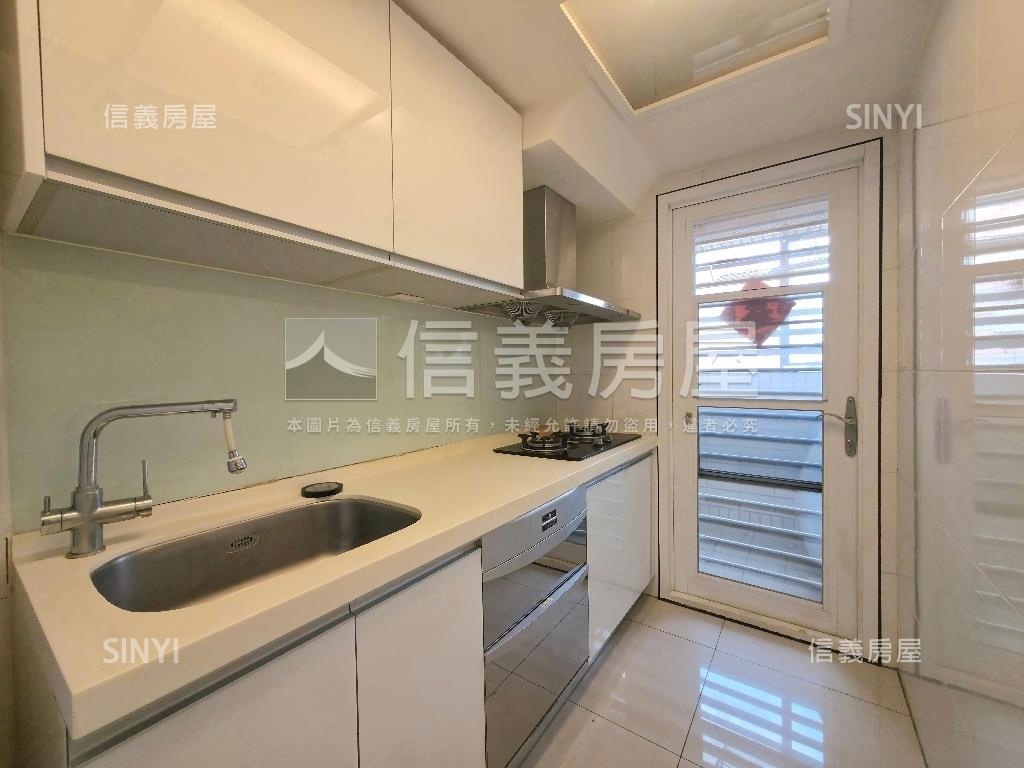 ＭＭ２１邊間兩房平車房屋室內格局與周邊環境