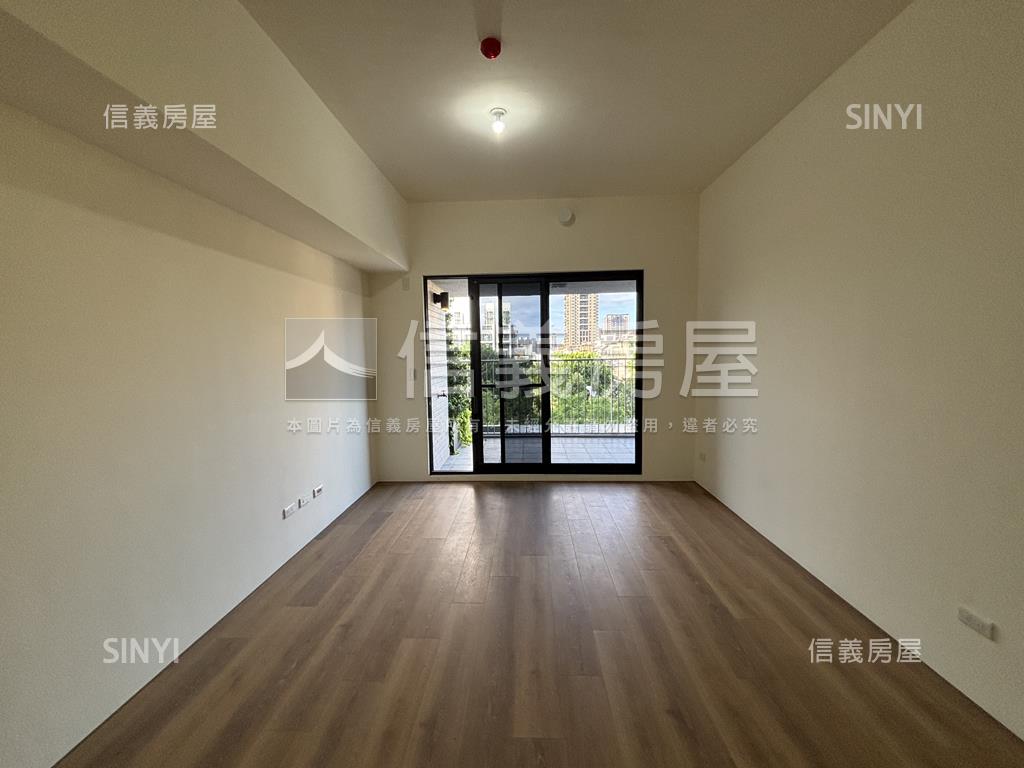 國美朝南通風面公園大三房房屋室內格局與周邊環境