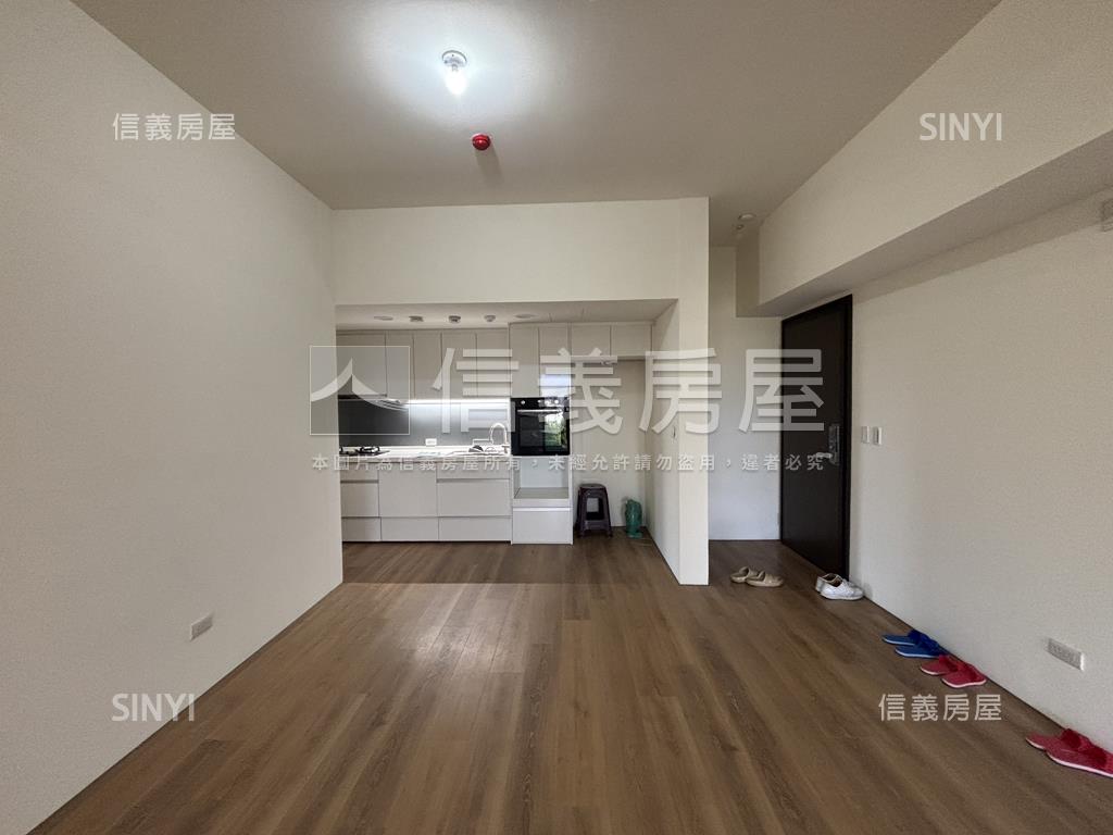 國美朝南通風面公園大三房房屋室內格局與周邊環境
