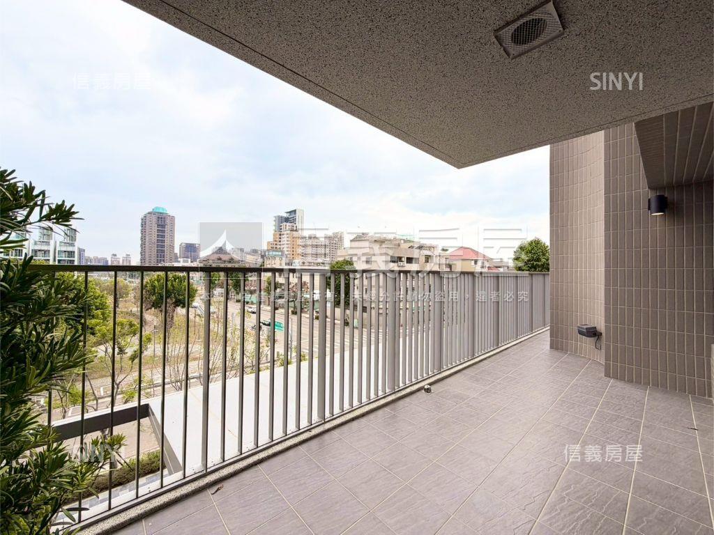 國美朝南通風面公園大三房房屋室內格局與周邊環境