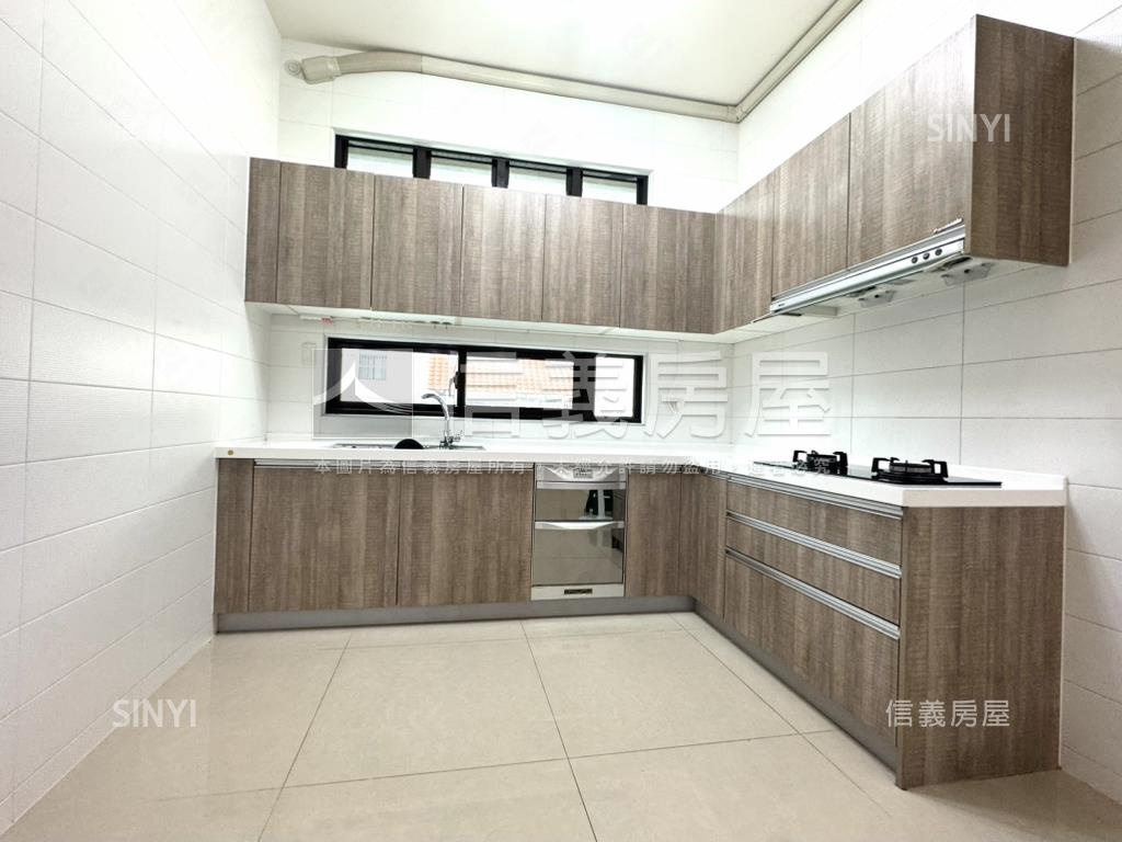 約近１１年活路美透天房屋室內格局與周邊環境