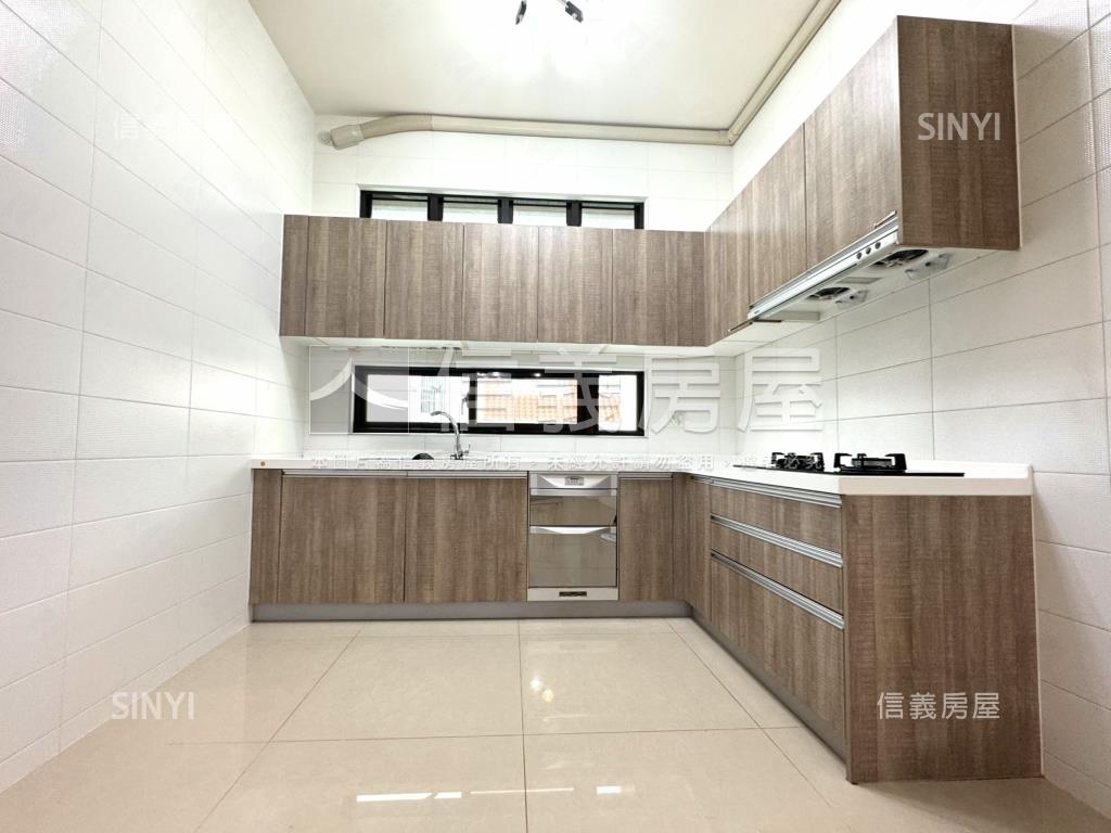 約近１１年活路美透天房屋室內格局與周邊環境
