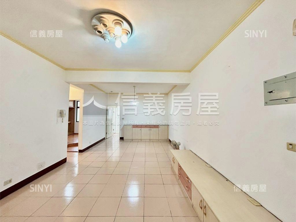 長春街甫園４房平面車位房屋室內格局與周邊環境