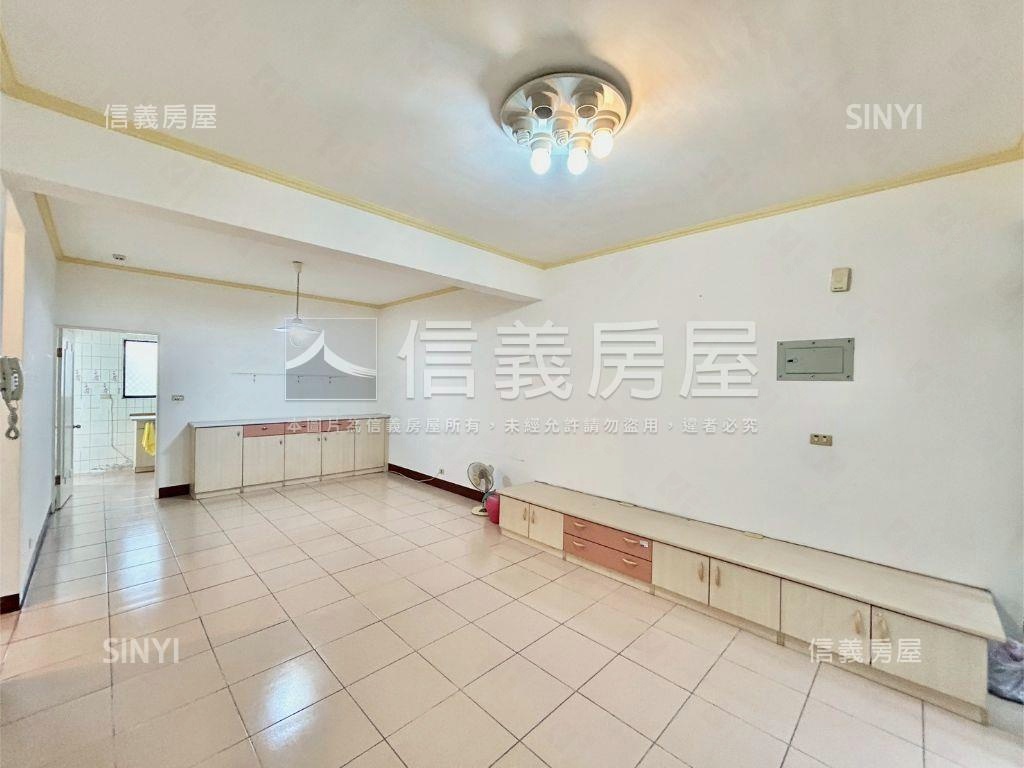 長春街甫園４房平面車位房屋室內格局與周邊環境