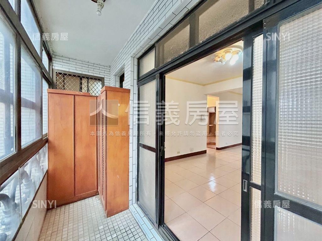 長春街甫園４房平面車位房屋室內格局與周邊環境