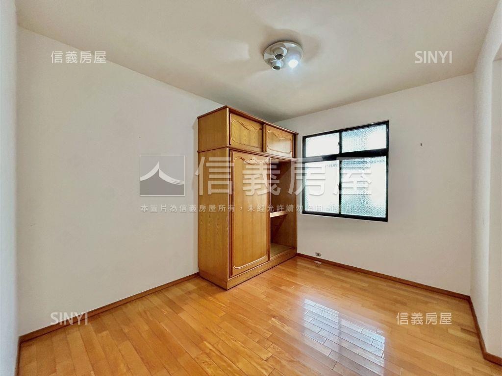 長春街甫園４房平面車位房屋室內格局與周邊環境