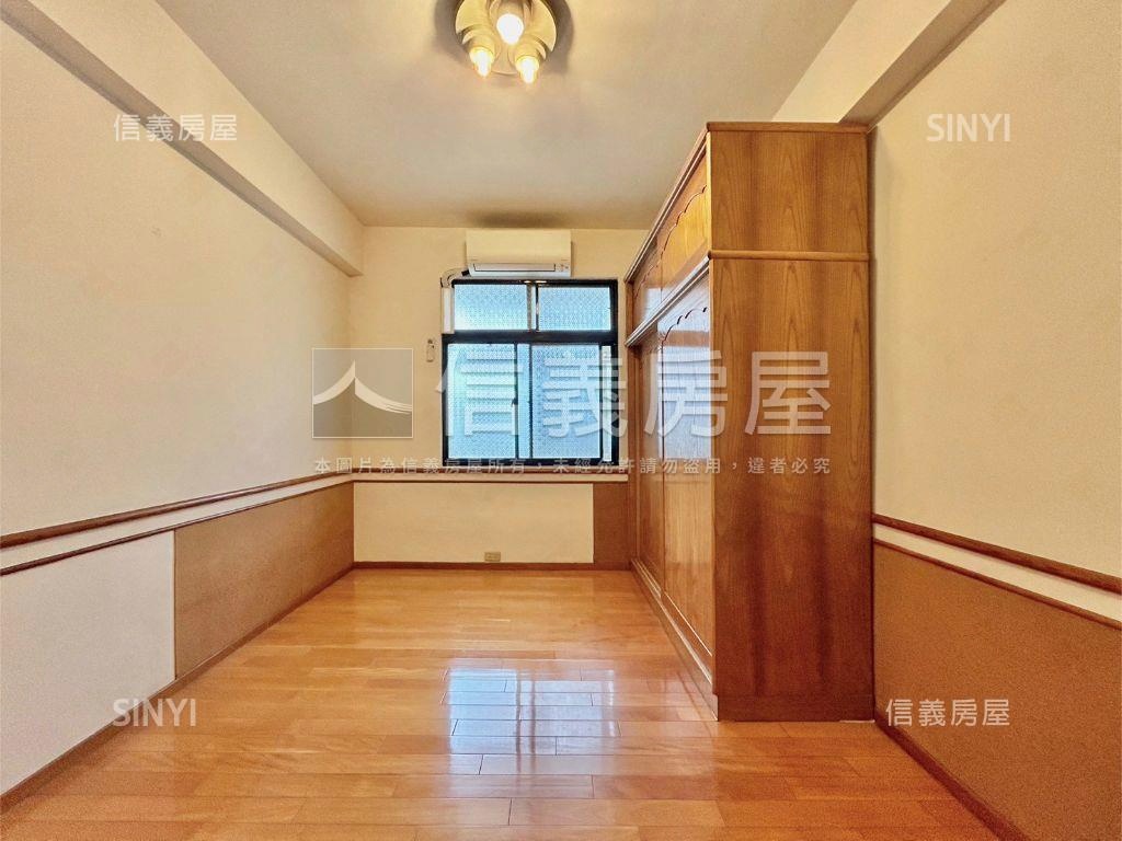 長春街甫園４房平面車位房屋室內格局與周邊環境