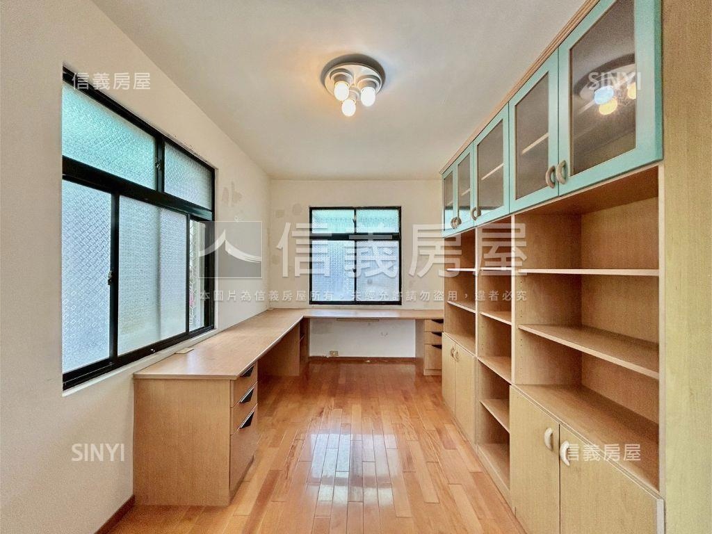 長春街甫園４房平面車位房屋室內格局與周邊環境