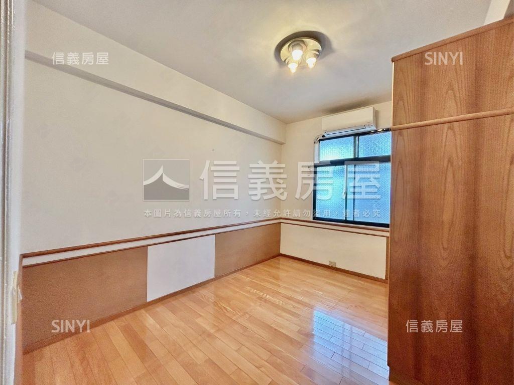 長春街甫園４房平面車位房屋室內格局與周邊環境