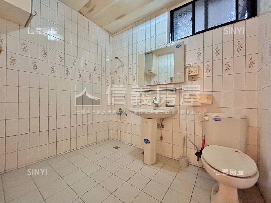 長春街甫園４房平面車位房屋室內格局與周邊環境