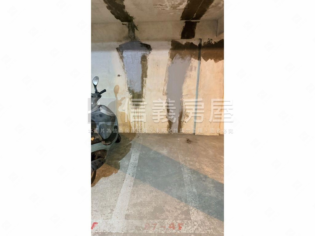 長春街甫園４房平面車位房屋室內格局與周邊環境