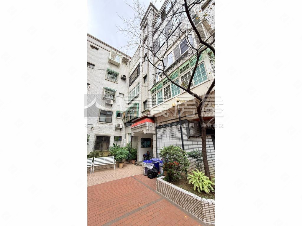 長春街甫園４房平面車位房屋室內格局與周邊環境