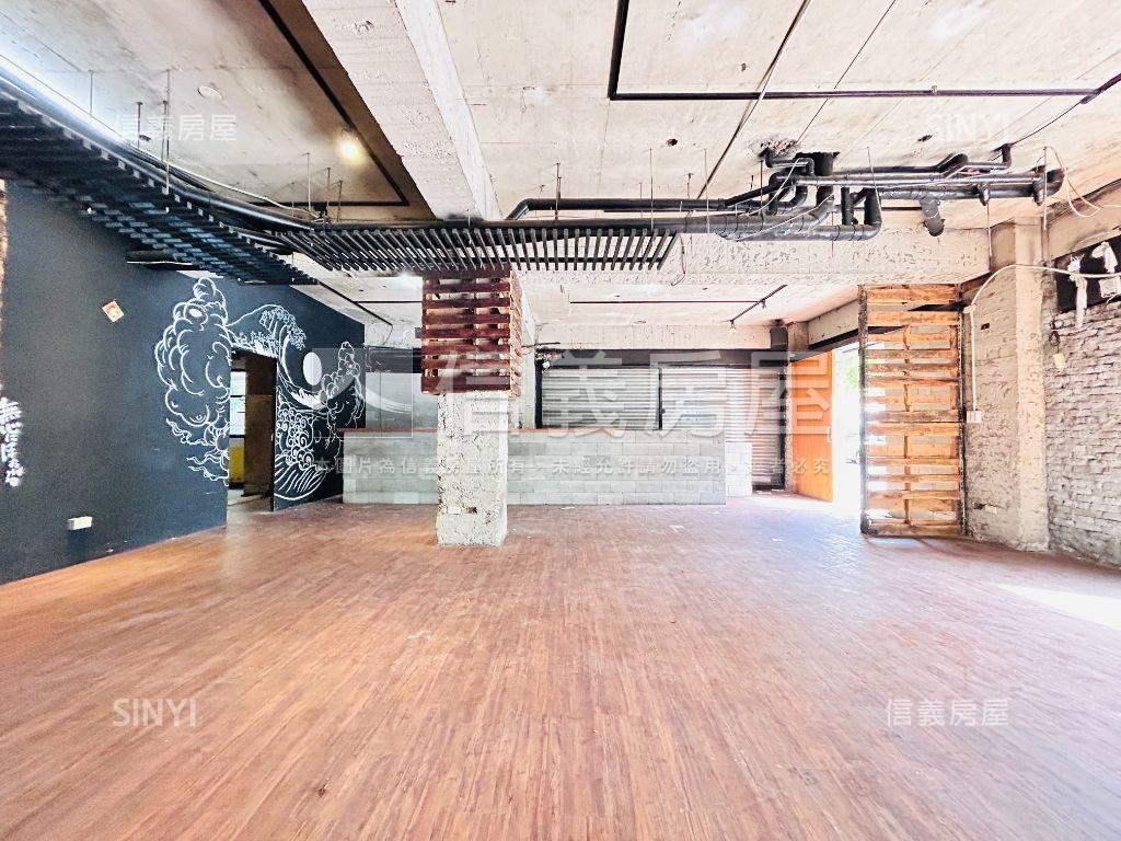 自強路三角窗面寬店面房屋室內格局與周邊環境
