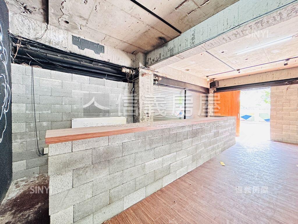 自強路三角窗面寬店面房屋室內格局與周邊環境
