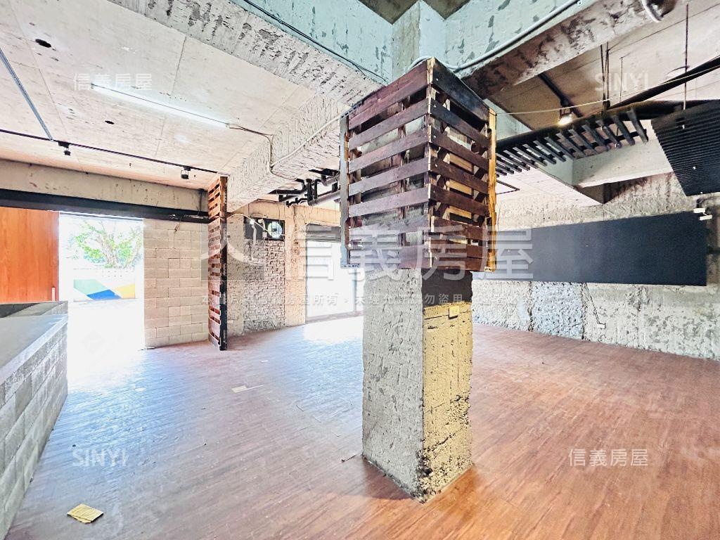 自強路三角窗面寬店面房屋室內格局與周邊環境