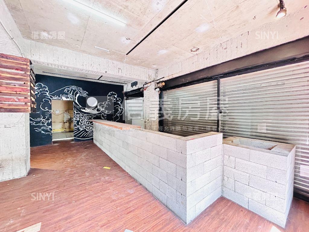 自強路三角窗面寬店面房屋室內格局與周邊環境