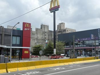 西大車水馬龍金店面