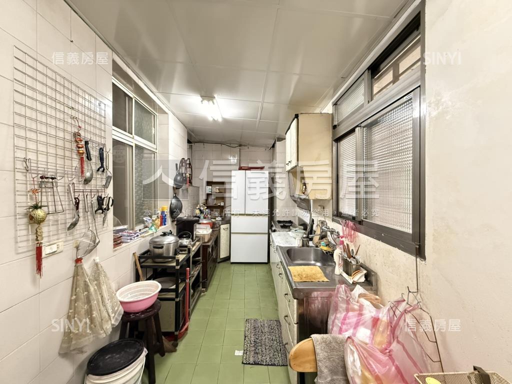 稀有！忠孝路方正一樓房屋室內格局與周邊環境