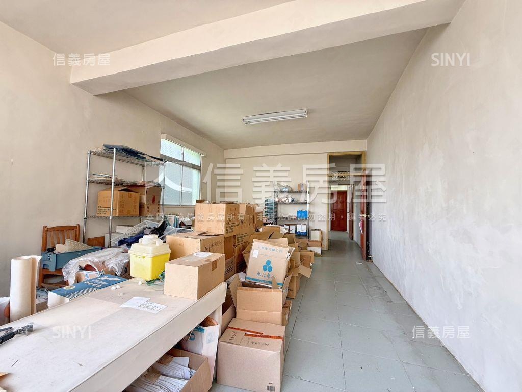藝術街邊間大面寬透天店面房屋室內格局與周邊環境