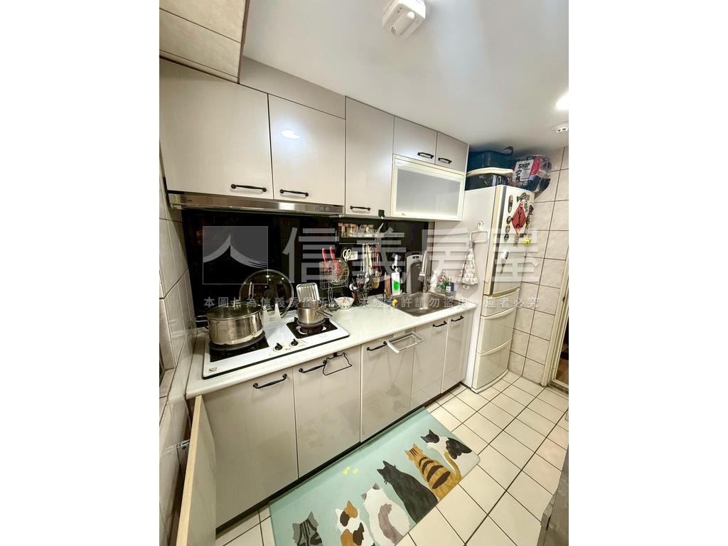 傑出名門裝潢美屋三房平車房屋室內格局與周邊環境