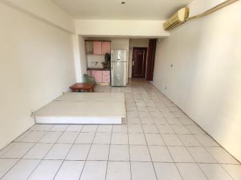 火車站前有陽台大套房