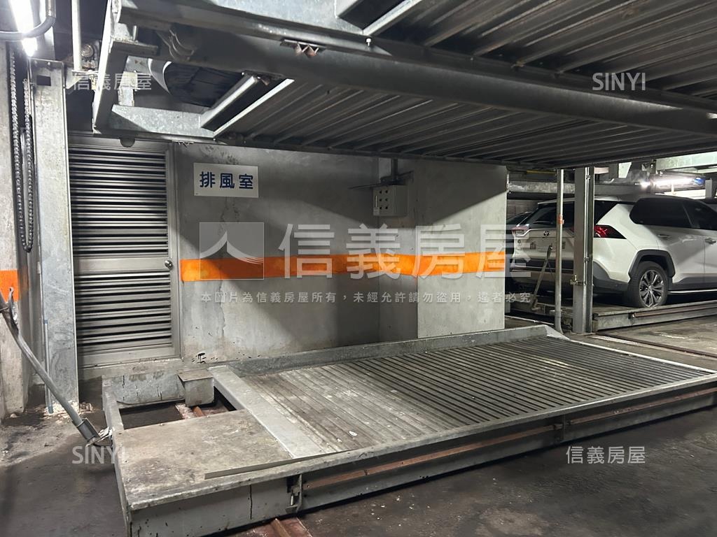 陽光新廈★Ｂ２車位房屋室內格局與周邊環境