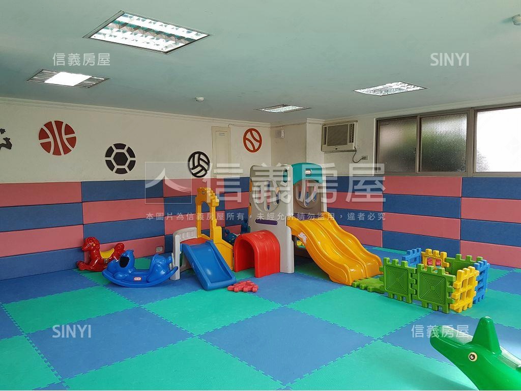 陽光新廈★Ｂ２車位房屋室內格局與周邊環境