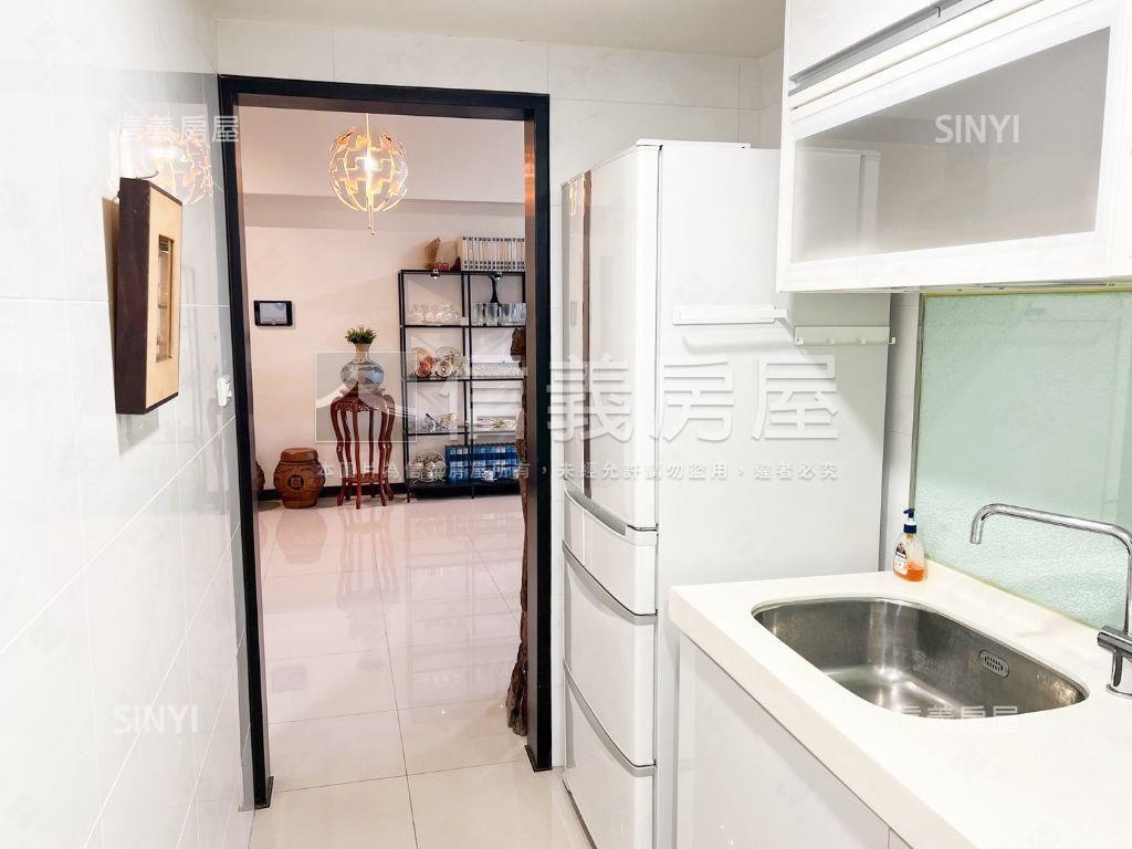 輕時代山景三房車位房屋室內格局與周邊環境