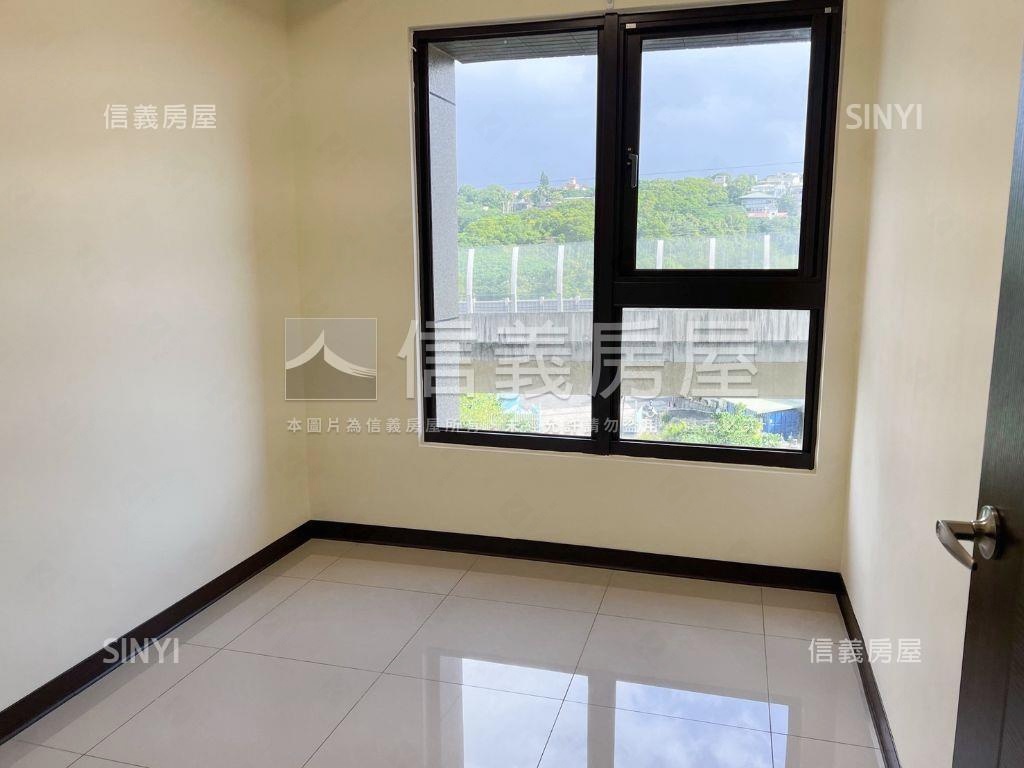 輕時代山景三房車位房屋室內格局與周邊環境