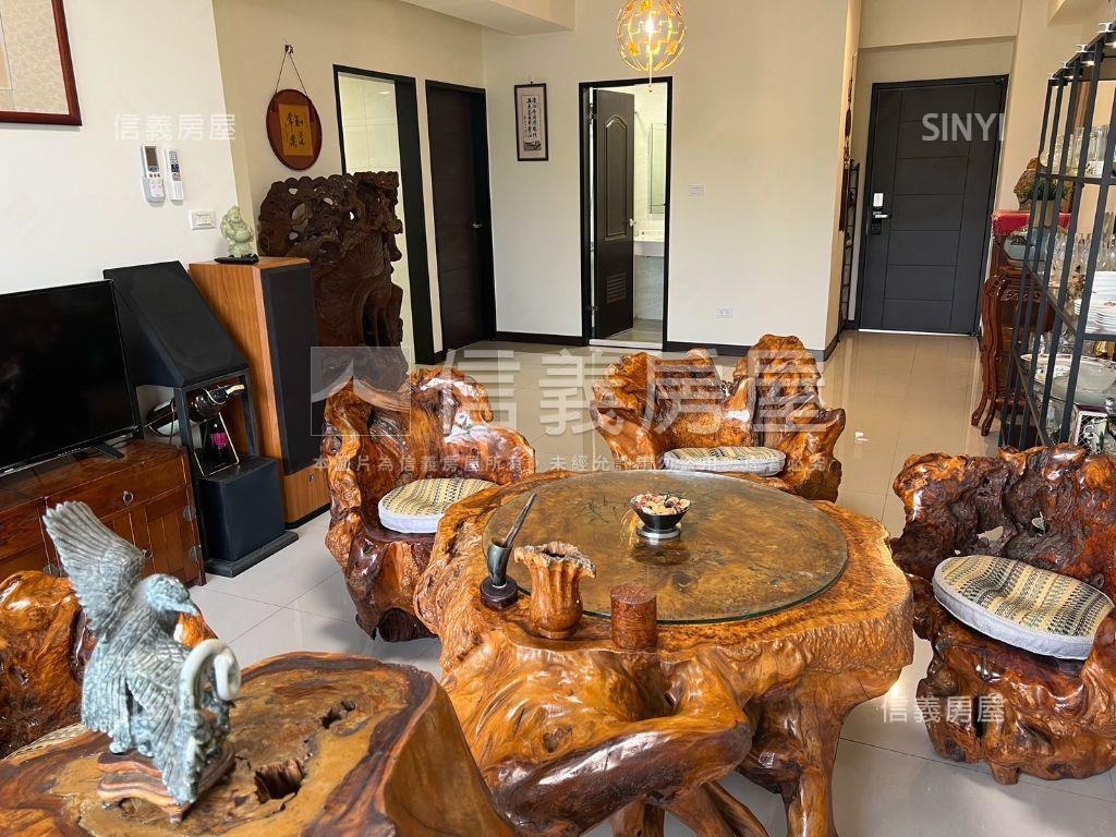 輕時代山景三房車位房屋室內格局與周邊環境