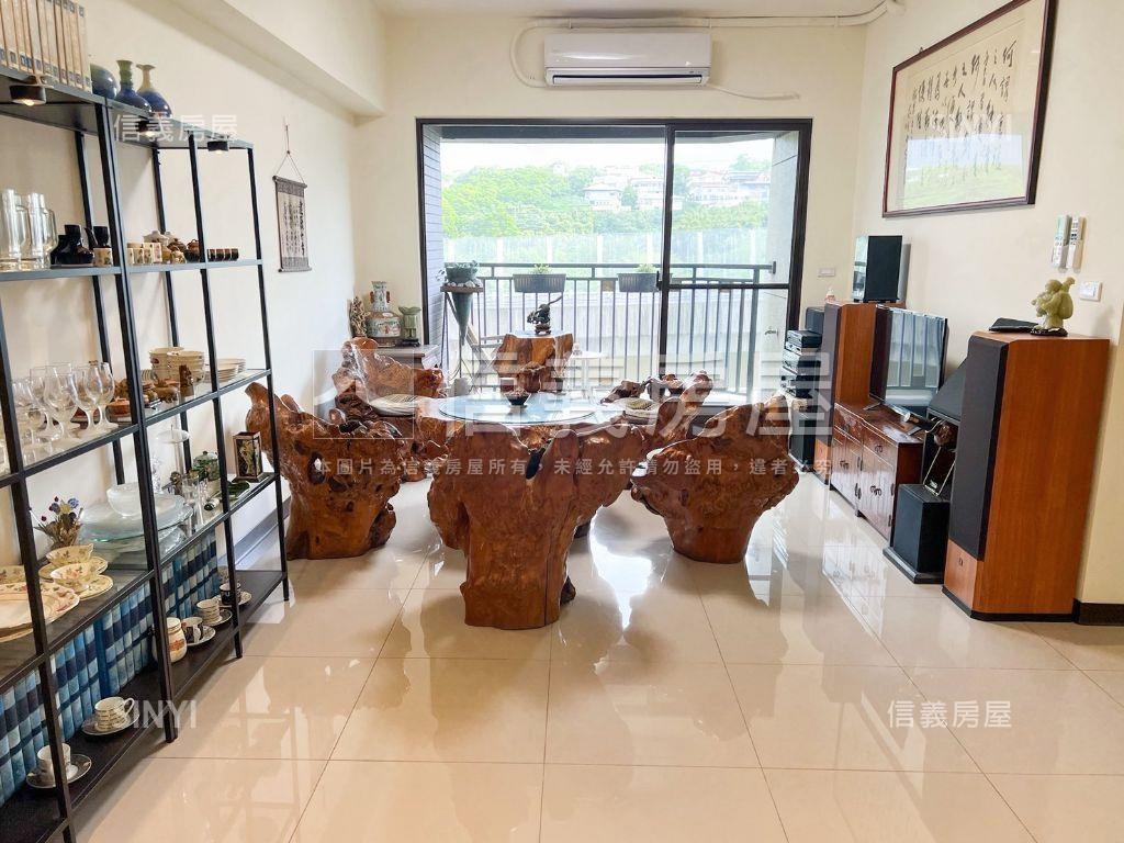 輕時代山景三房車位房屋室內格局與周邊環境