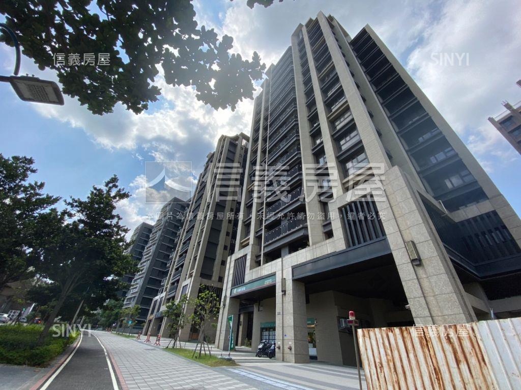 輕時代山景三房車位房屋室內格局與周邊環境