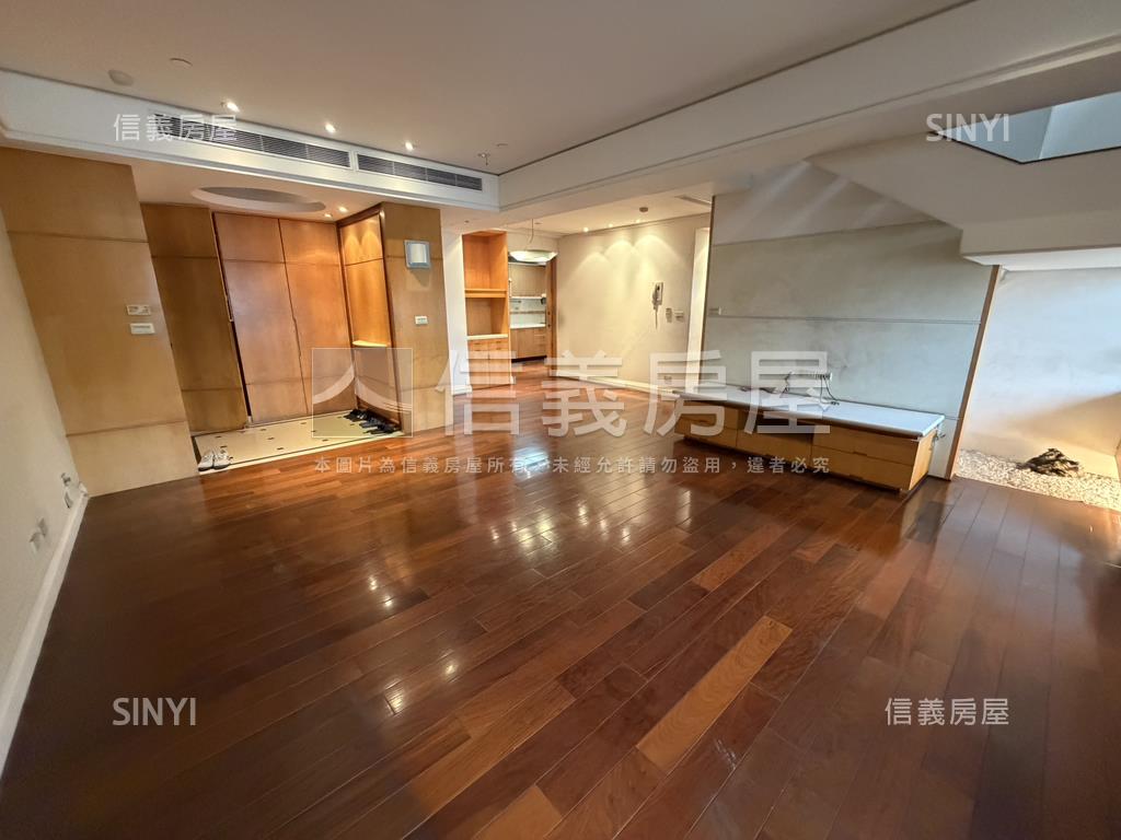 鄉林麗池大戶樓中樓讚房屋室內格局與周邊環境