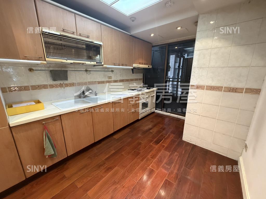 鄉林麗池大戶樓中樓讚房屋室內格局與周邊環境