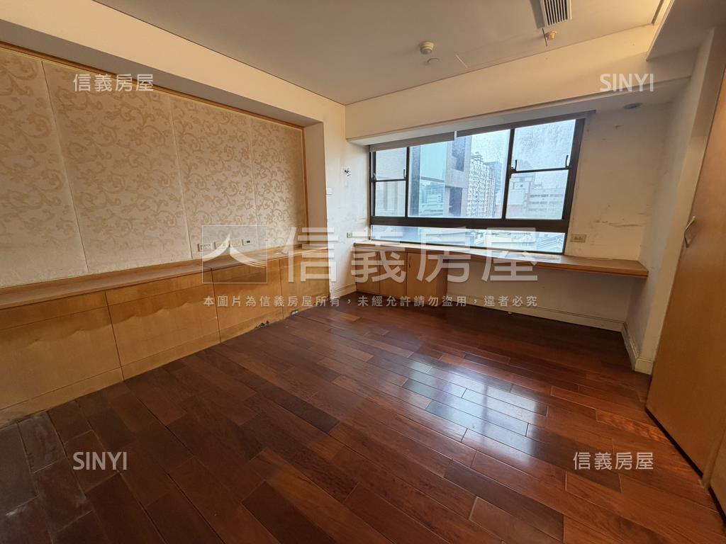 鄉林麗池大戶樓中樓讚房屋室內格局與周邊環境