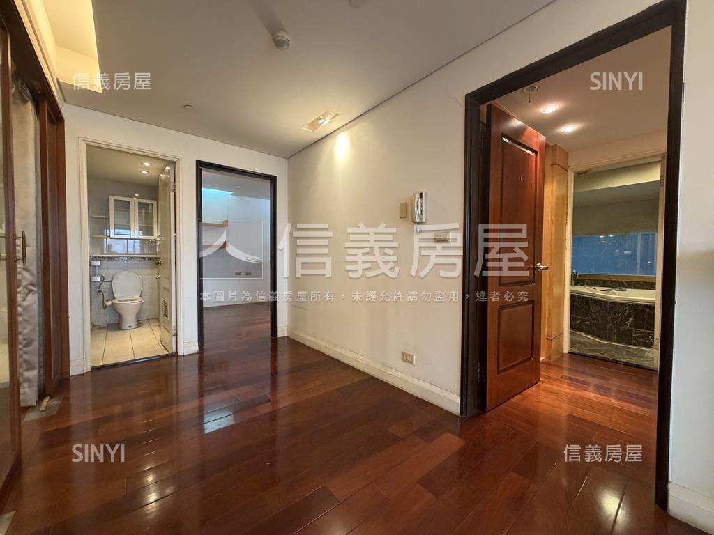 鄉林麗池大戶樓中樓讚房屋室內格局與周邊環境