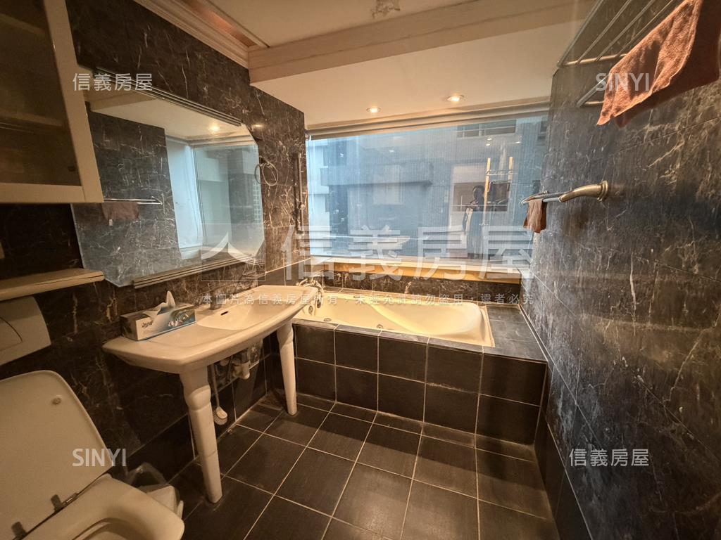 鄉林麗池大戶樓中樓讚房屋室內格局與周邊環境