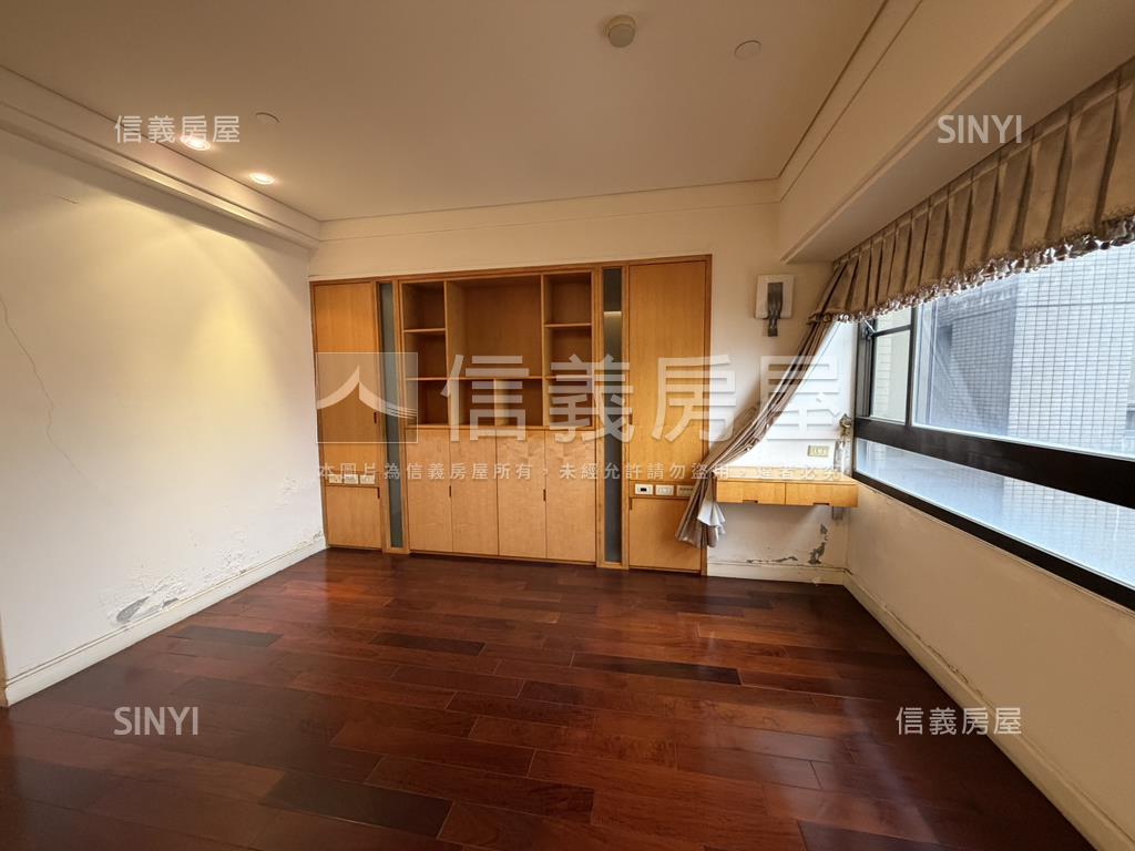 鄉林麗池大戶樓中樓讚房屋室內格局與周邊環境