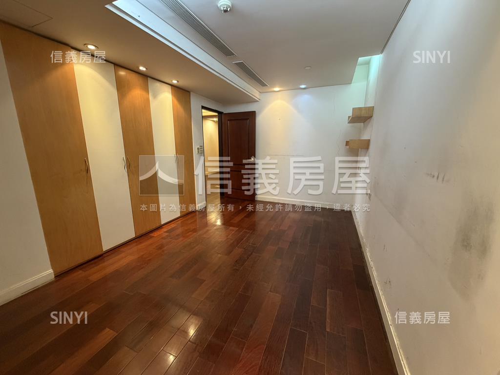 鄉林麗池大戶樓中樓讚房屋室內格局與周邊環境