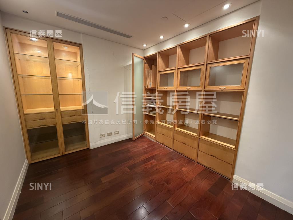 鄉林麗池大戶樓中樓讚房屋室內格局與周邊環境