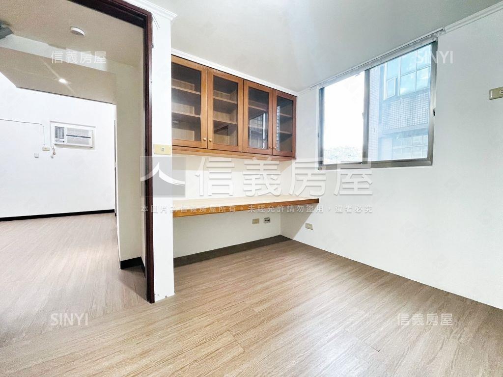 基隆羅傑摩爾房屋室內格局與周邊環境
