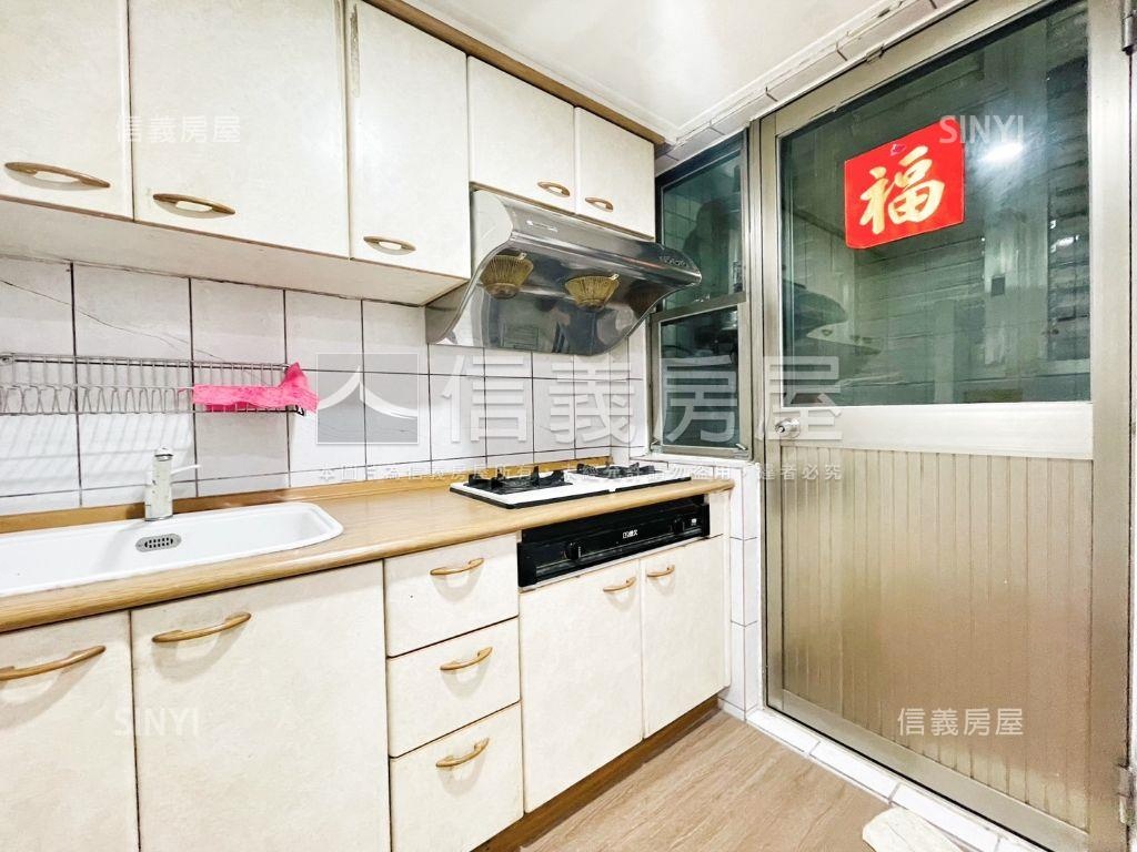基隆羅傑摩爾房屋室內格局與周邊環境